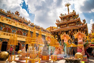 Chao Pho Nakharat Tapınağı ya da Chao Por Nakarat Chansen Çin tapınağı Nakhon Sawan, Tayland