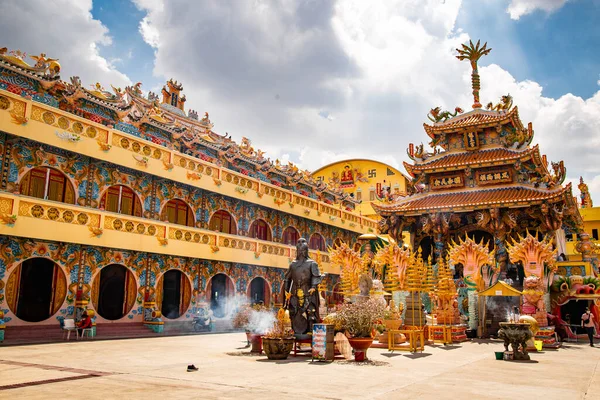 Chao Pho Nakharat Tapınağı ya da Chao Por Nakarat Chansen Çin tapınağı Nakhon Sawan, Tayland