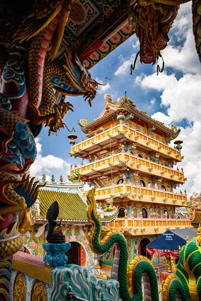 Chao Pho Nakharat Tapınağı ya da Chao Por Nakarat Chansen Çin tapınağı Nakhon Sawan, Tayland