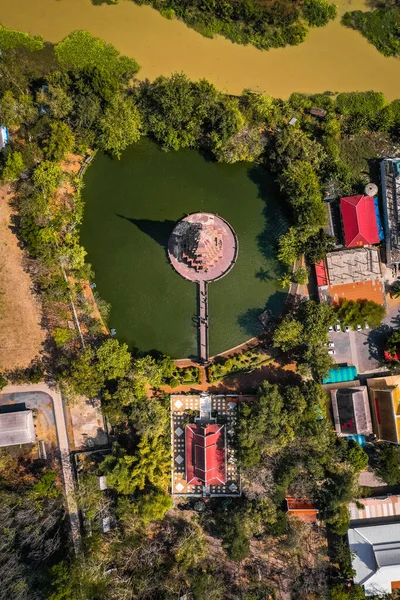 Luftaufnahme des Wat Huai Kaeo oder Wat Huay Kaew Pagodentempels in Lopburi, Thailand — Stockfoto