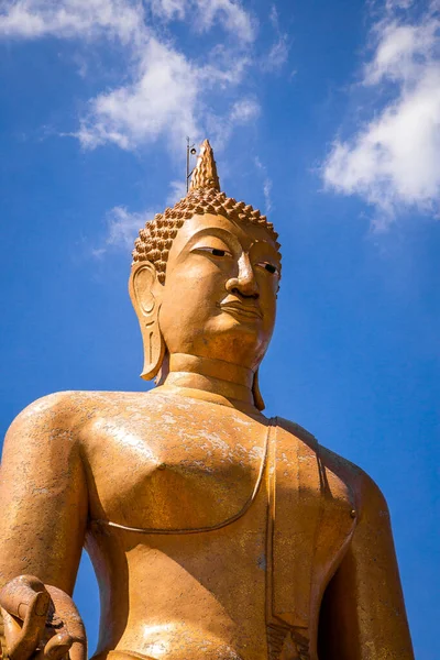 Wat Pikul Thong Phra Aram Luang ou Wat Luang Por Pae templo com Buda gigante, em Sing Buri, Tailândia — Fotografia de Stock