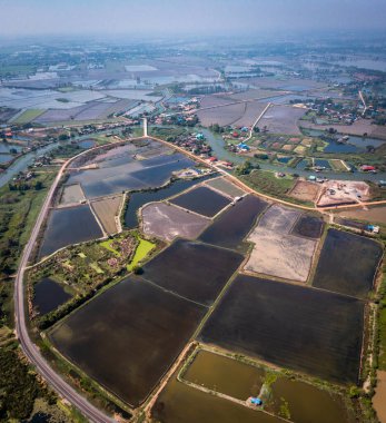 Sapan Khong Yüzen Pazarı 'nın havadan görünüşü Suphan Buri, Tayland, Güney Asya