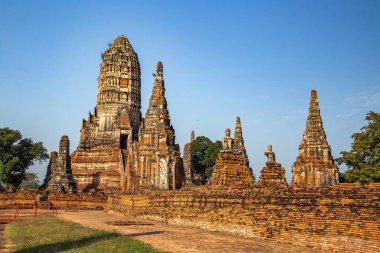Wat Chaiwatthanaram, Tayland 'ın Ayutthaya adasının dışındaki Chao Phraya Nehri' nin batı kıyısında yer alan bir Budist tapınağıdır. Ayutthayas 'ın en bilinen eserlerinden biridir.
