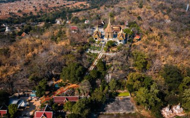 Wat Khao Phra Si Santhe, Tepedeki tapınak, Suphan Buri, Tayland, Güneydoğu Asya