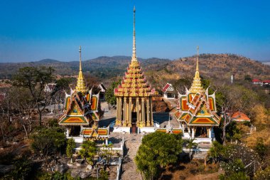 Wat Khao Phra Si Santhe, Tepedeki tapınak, Suphan Buri, Tayland, Güneydoğu Asya