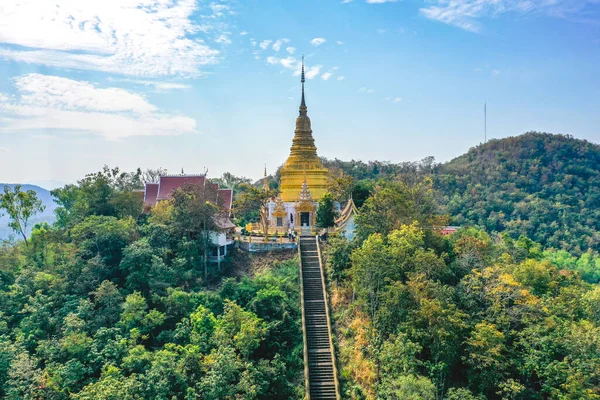 ดพระธาต ทาปาท บนยอดภ เขาในล ประเทศไทย เอเช ยตะว นออกเฉ ยงใต — ภาพถ่ายสต็อก