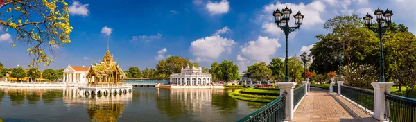 パ王宮 Bang Royal Palace かつてタイ王が使用していた宮殿複合施設である プラナコンシーアユタヤ県バンパのチャオプラヤー川の横に位置しています — ストック写真