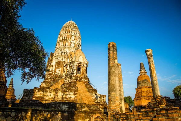 Wat Ratchaburana Templo Budista Parque Histórico Ayutthaya Ayutthaya Tailandia Prang — Foto de Stock
