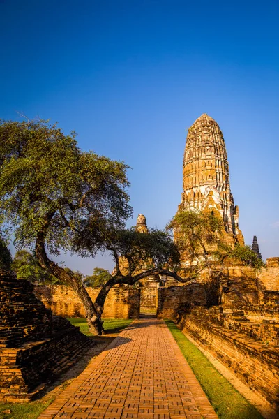 Sitio Religioso Ruinas Con Imágenes Buda Talladas Las Paredes Externas — Foto de Stock