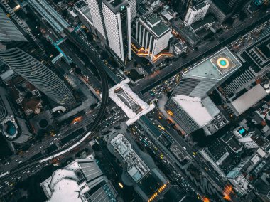 Sathorn 'daki yaya hava yürüyüşü Chong Nonsi Köprüsü, iş bölgesi, Bangkok, Tayland