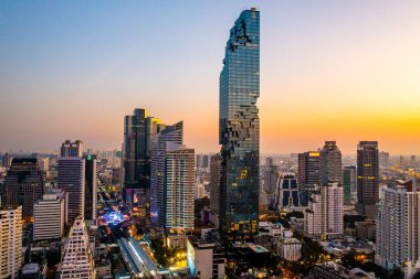King Power Mahanakhon (eski adıyla MahaNakhon) Tayland 'ın başkenti Bangkok' taki Silom Sathorn 'da yer alan bir gökdelendir.
