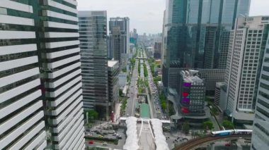 Sathorn 'daki yaya hava yürüyüşü Chong Nonsi Köprüsü, iş bölgesi, Bangkok, Tayland