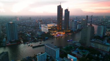 ICS, Bangkok, Tayland 'daki Chao Phraya nehrinin kıyısında karışık kullanımlı bir geliştirmedir..