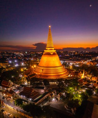 Phra Pathommachedi veya Phra Pathom Chedi, Tayland 'da bulunan bir budaladır. Stupa Wat Phra Pathommachedi Ratcha Wora Maha Wihan 'da, Nakhon Pathom, Nakhon Pathom' un merkezinde bir tapınak.