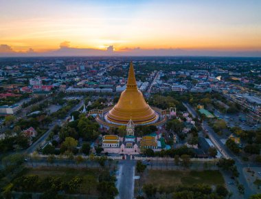 Phra Pathommachedi veya Phra Pathom Chedi, Tayland 'da bulunan bir budaladır. Stupa Wat Phra Pathommachedi Ratcha Wora Maha Wihan 'da, Nakhon Pathom, Nakhon Pathom' un merkezinde bir tapınak.