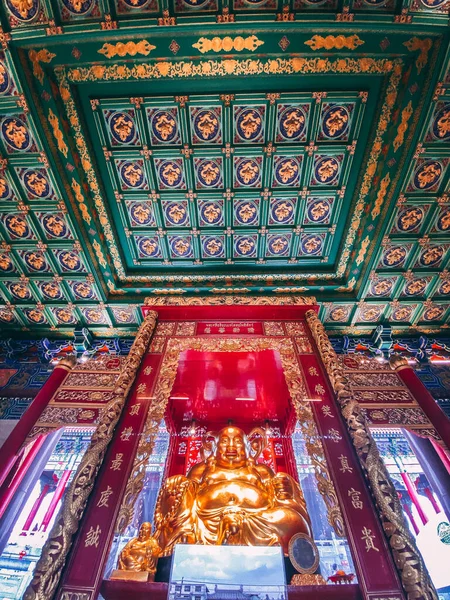 Complejo Espiritual Chino Con Pagodas Santuarios Brillantemente Pintados Con Budas — Foto de Stock