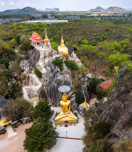 Champathong Mağara Meditasyon Merkezi ya da Thum Jum Pa Thong Rahip Kampı, Tayland 'ın güneydoğu Asya bölgesindeki Ratchaburi bölgesindeki Huai Phai alt bölgesinde dini ritüel mekanı.