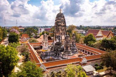 Wat Mahathat Worawihan 'ın havadan görünüşü Ratchaburi, Tayland, Güney Asya