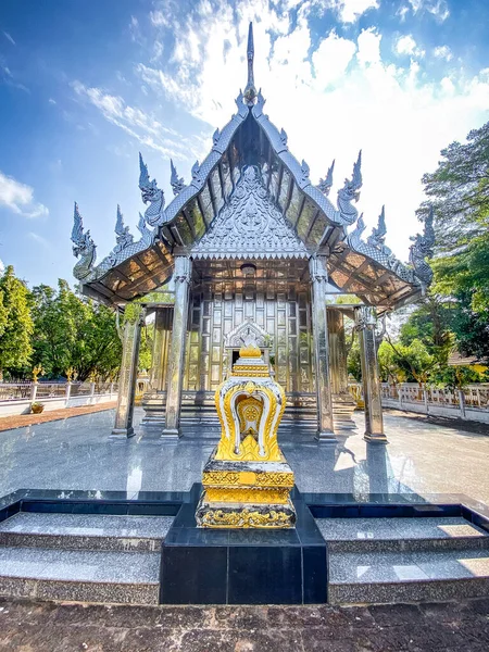 Wat Pho Rattanaram Nebo Wat Poe Khu Stříbrný Chrám Ratchaburi — Stock fotografie