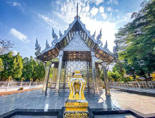 Wat Pho Rattanaram Серебряный Храм Ват Кху Ратчабури Таиланд Высокое — стоковое фото