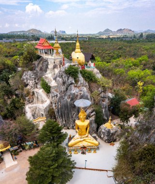 Champathong Mağara Meditasyon Merkezi ya da Thum Jum Pa Thong Rahip Kampı, Tayland 'ın güneydoğu Asya bölgesindeki Ratchaburi bölgesindeki Huai Phai alt bölgesinde dini ritüel mekanı.
