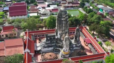 Wat Mahathat Worawihan 'ın havadan görünüşü Ratchaburi, Tayland, Güney Asya