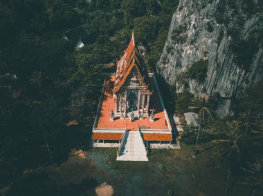 Wat Khao Daeng, Tayland 'da Khiri Han' da.