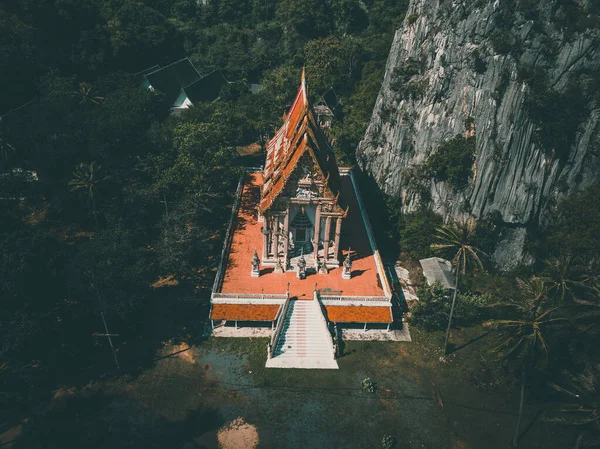 泰国Prachuap Khiri Khan的Wat Khao Daeng — 图库照片