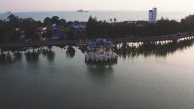 Thai Pavillion Khao Tao Reservoir in Hua Hin, Prachuap Khiri Khan, Tayland. Yüksek kalite fotoğraf
