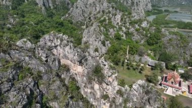 Wat Khao Daeng, Tayland 'da Khiri Han' da.