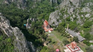 Wat Khao Daeng, Tayland 'da Khiri Han' da.