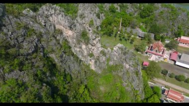 Wat Khao Daeng, Tayland 'da Khiri Han' da.