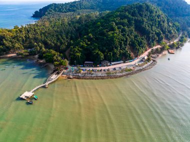 Chumphon, Tayland, Güney Asya 'daki Koh Phithak adasının havadan görüntüsü