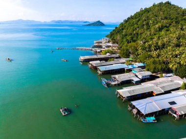 Chumphon, Tayland, Güney Asya 'daki Koh Phithak adasının havadan görüntüsü