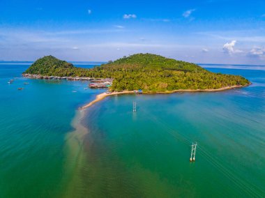 Chumphon, Tayland, Güney Asya 'daki Koh Phithak adasının havadan görüntüsü
