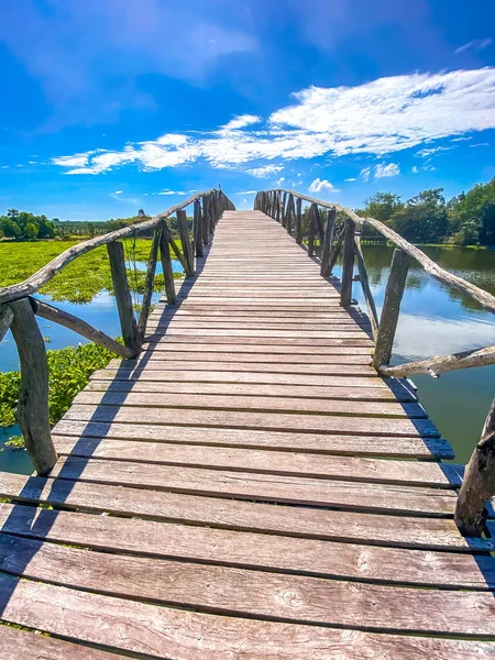 タイのチュンポンにあるNong Yai Woodden Bridge — ストック写真