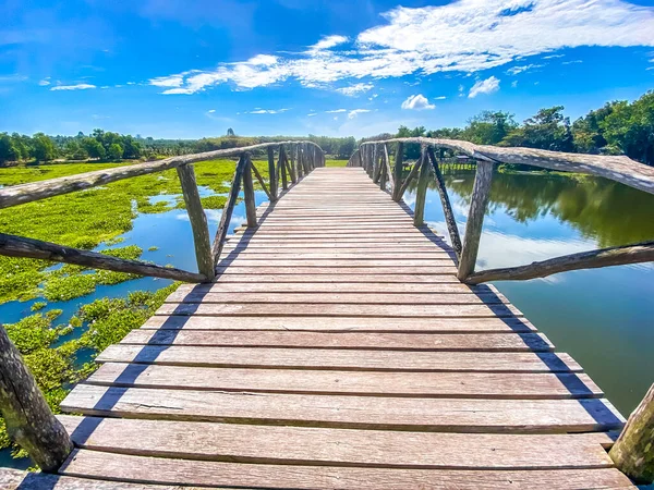 タイのチュンポンにあるNong Yai Woodden Bridge — ストック写真