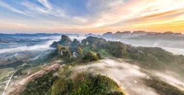 Chumphon, Tayland 'da Doi Tapang yakınlarında pirinç terasları.