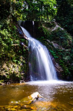 Tayland, Surat Thani 'deki Dat Fa Şelalesi. Yüksek kalite fotoğraf