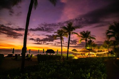 Khao Lak plajında gün batımı, Tayland, Güney Doğu Asya