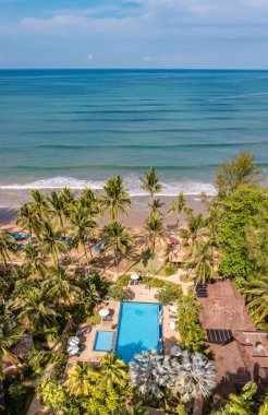 Tayland 'ın Phang Nga bölgesindeki Khao Lak sahilindeki deniz feneri adası.