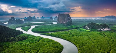 Phang Nga Körfezi 'nin havadan görünüşü, Tayland, Güney Doğu Asya