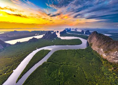 Phang Nga Körfezi 'nin havadan görünüşü, Tayland, Güney Doğu Asya