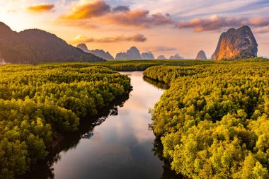 Phang Nga Körfezi 'nin havadan görünüşü, Tayland, Güney Doğu Asya