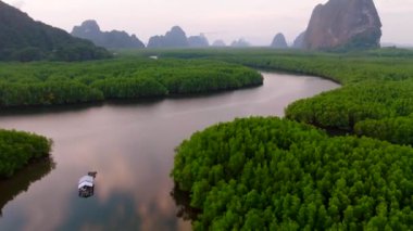 Phang Nga Körfezi 'nin havadan görünüşü, Tayland, Güney Doğu Asya