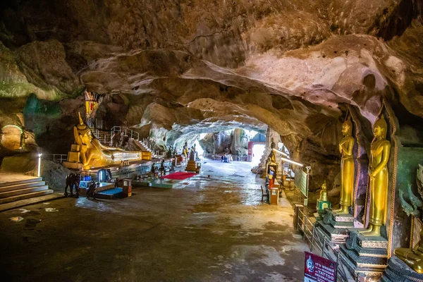 ワットスワンKhua寺仏像と洞窟の中で パンガー タイで 高品質の写真 — ストック写真