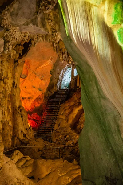 Templo Wat Suwan Khuha Cueva Con Estatuas Buda Phang Nga —  Fotos de Stock