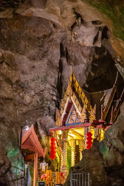 Templo Wat Suwan Khuha Cueva Con Estatuas Buda Phang Nga —  Fotos de Stock