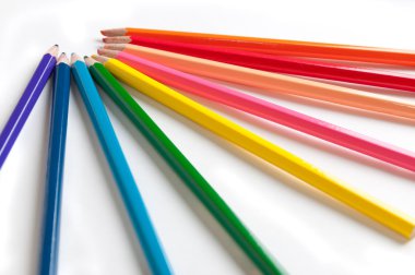 izole renkli kalemler