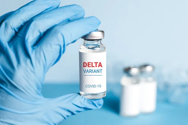 Vacuna Variante Del Delta Del Coronavirus Mano Del Doctor Guante — Foto de Stock